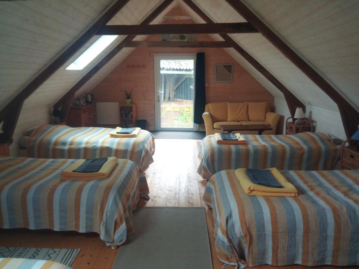 Lopérec Le Jardin Enchanteur, Chaleureuse Maison D'Hotes Eco-Responsable, Calme Et Accueillante المظهر الخارجي الصورة
