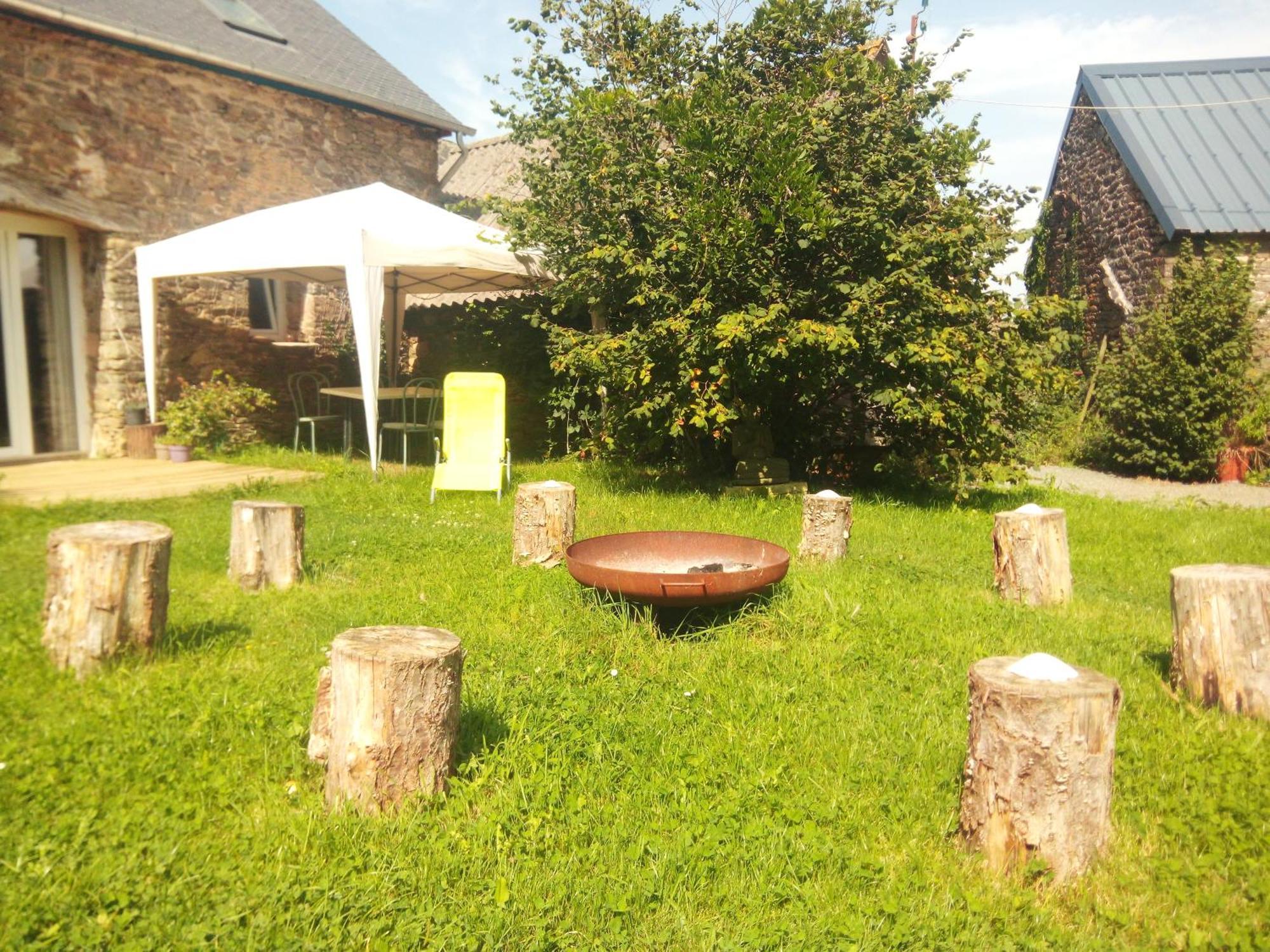 Lopérec Le Jardin Enchanteur, Chaleureuse Maison D'Hotes Eco-Responsable, Calme Et Accueillante المظهر الخارجي الصورة